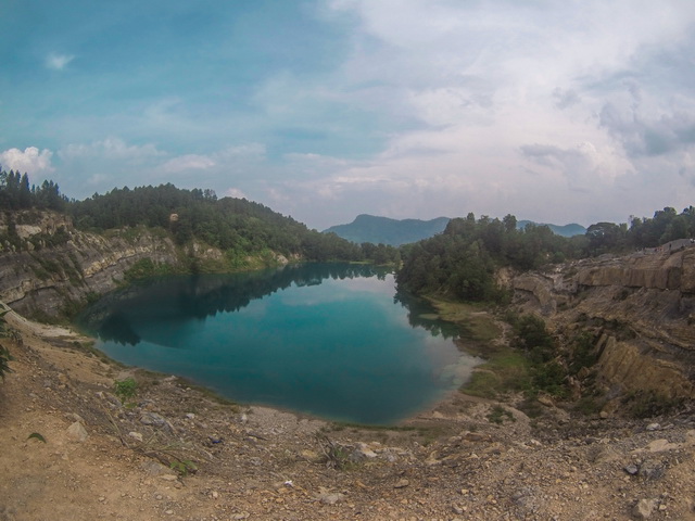 Ada Danau Biru yang Jadi Pesona Tempat Wisata di Sawahlunto