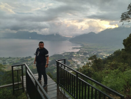 Menesuluri Tempat Wisata Agam Panorama Bukik Sakura