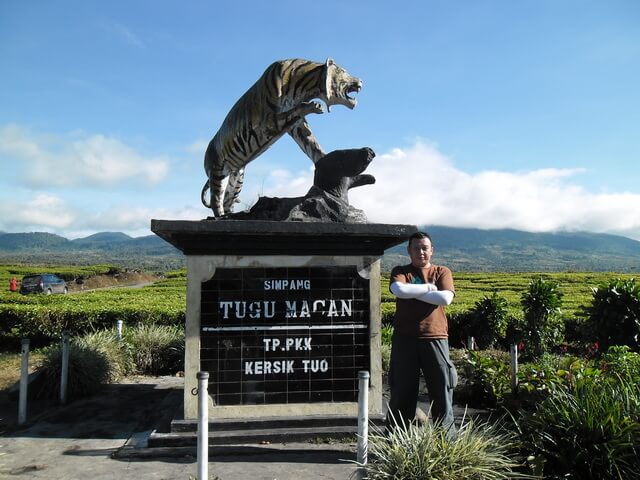 Gunung Kerinci tugu macan
