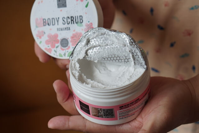 Scarlett Whitening Body Care, Produk Perawatan Tubuh Pria Petualang