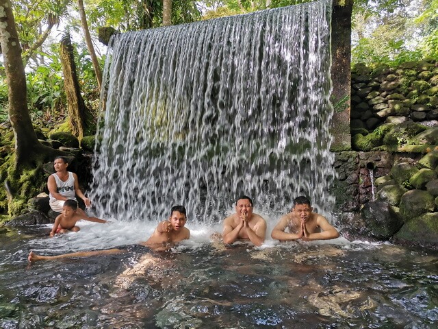 Bersantai Menikmati Pesona Kolam Renang Tirta alami Sumatera Barat