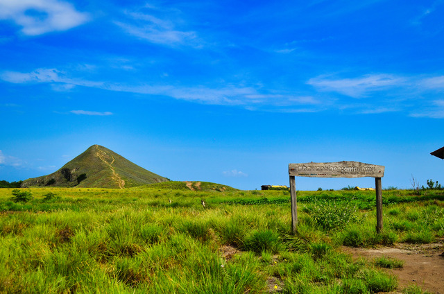 Pulau Kenawa yang eksotis