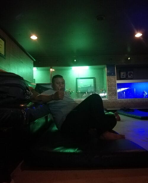 di dalam kapal ferry penyebrangan lombok - bali